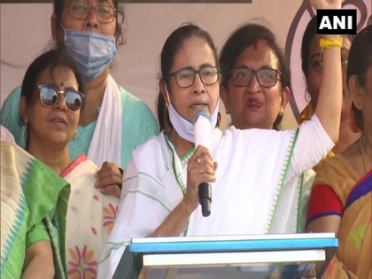PM Modi will soon rename India after his name: Mamata Banerjee | PM Modi will soon rename India after his name: Mamata Banerjee