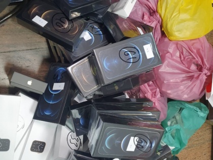 Smartphones, mobile accessories among other items worth more than Rs 18 lakhs seized at Jaipur International airport | Smartphones, mobile accessories among other items worth more than Rs 18 lakhs seized at Jaipur International airport