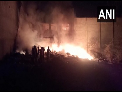 Gujarat: Fire breaks out at furniture factory in Navsari | Gujarat: Fire breaks out at furniture factory in Navsari