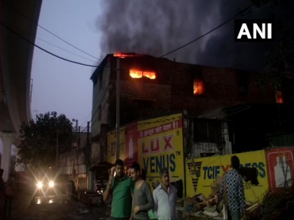 Fire breaks out at factory in Delhi's Pratap Nagar | Fire breaks out at factory in Delhi's Pratap Nagar