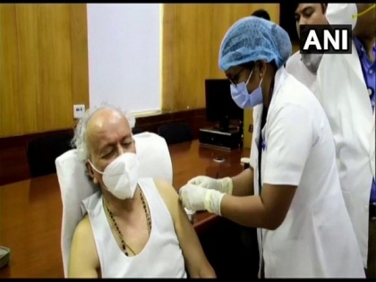 Maharashtra Governor receives first dose of COVID-19 vaccine | Maharashtra Governor receives first dose of COVID-19 vaccine