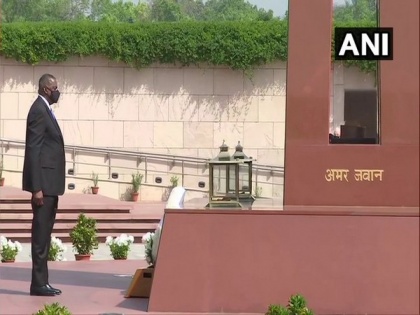 US Defence Secretary attends wreath-laying ceremony at National War Memorial in Delhi | US Defence Secretary attends wreath-laying ceremony at National War Memorial in Delhi