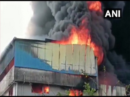 Fire breaks out at plastic factory in Maharashtra's Thane | Fire breaks out at plastic factory in Maharashtra's Thane