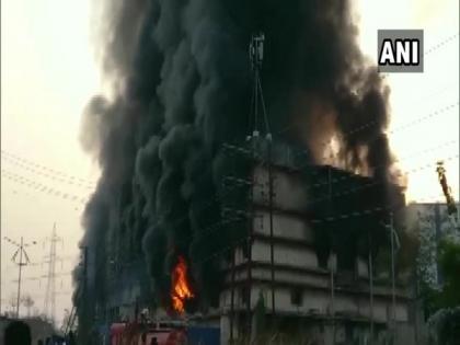 Fire breaks out at chemical factory in Thane | Fire breaks out at chemical factory in Thane Fire breaks out at chemical factory in Thane | Fire breaks out at chemical factory in Thane