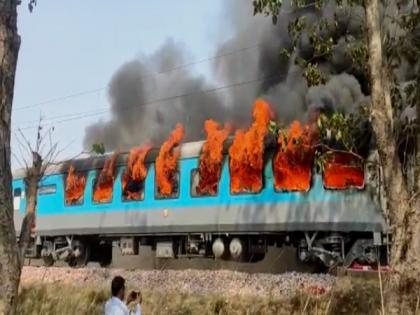 Fire breaks out in Shatabdi Express in Uttarakhand | Fire breaks out in Shatabdi Express in Uttarakhand