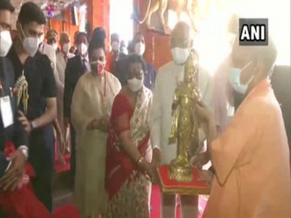 President Kovind, CM Adityanath visit Maa Vindhyavasini Temple in Mirzapur | President Kovind, CM Adityanath visit Maa Vindhyavasini Temple in Mirzapur