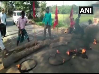CPM accuses TMC workers of stopping supporters from voting in WB's Paschim Medinipur | CPM accuses TMC workers of stopping supporters from voting in WB's Paschim Medinipur