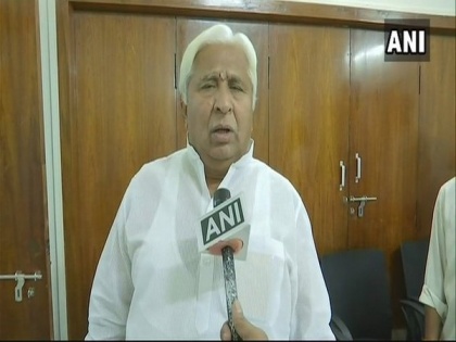 HK Patil holds meeting with Congress leaders over situation in Maharashtra | HK Patil holds meeting with Congress leaders over situation in Maharashtra