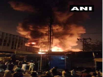 Fire breaks out at Fashion Street market in Pune | Fire breaks out at Fashion Street market in Pune