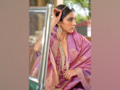 Exclusiva offers affordable luxurious sarees globally | Exclusiva offers affordable luxurious sarees globally