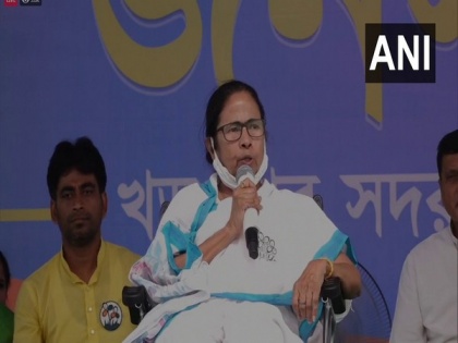 Mamata accuses PM of wooing voters during Bangladesh visit, asks why his visa should not be cancelled | Mamata accuses PM of wooing voters during Bangladesh visit, asks why his visa should not be cancelled