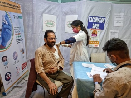 Mukhtar Abbas Naqvi gets second dose of COVID-19 vaccine | Mukhtar Abbas Naqvi gets second dose of COVID-19 vaccine