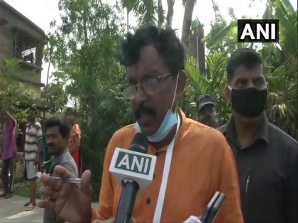 Bengal polls: BJP accuses TMC of barring people from casting votes in South 24 Parganas | Bengal polls: BJP accuses TMC of barring people from casting votes in South 24 Parganas