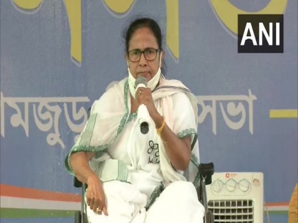 Mamata Banerjee challenges EC notice, says she will continue to ask people to vote unitedly against BJP | Mamata Banerjee challenges EC notice, says she will continue to ask people to vote unitedly against BJP