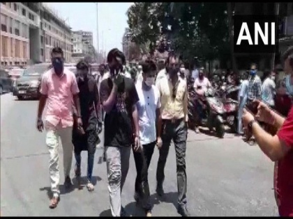 Three arrested for black marketing of Remdesivir in Maharashtra's Thane | Three arrested for black marketing of Remdesivir in Maharashtra's Thane