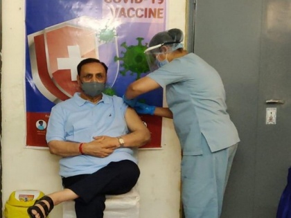 Gujarat CM Vijay Rupani gets first dose of COVID-19 vaccine | Gujarat CM Vijay Rupani gets first dose of COVID-19 vaccine