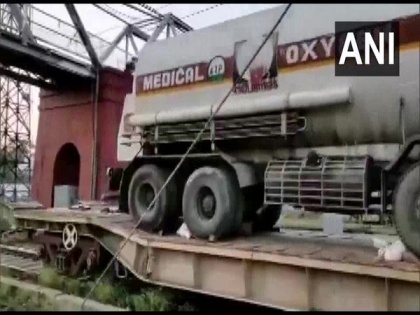 COVID-19: Second oxygen train arrives in Lucknow from Bokaro | COVID-19: Second oxygen train arrives in Lucknow from Bokaro