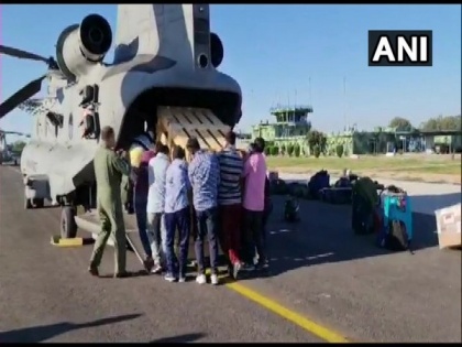 COVID-19: IAF's Chinook helicopter leaves for Leh from Jammu with bio-safety cabinet and centrifuges | COVID-19: IAF's Chinook helicopter leaves for Leh from Jammu with bio-safety cabinet and centrifuges