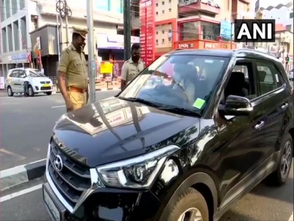 Vehicular movement being checked in Kerala amid COVID-19 restrictions | Vehicular movement being checked in Kerala amid COVID-19 restrictions