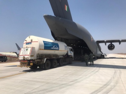 IAF transports two container trucks with liquid oxygen to Gujarat's Jamnagar from Pune | IAF transports two container trucks with liquid oxygen to Gujarat's Jamnagar from Pune