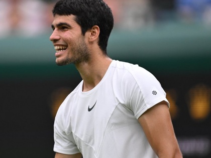 Wimbledon: Alcaraz, Murray advance to 2nd round on rain-hit day; 34 men's singles matches cancelled (roundup) | Wimbledon: Alcaraz, Murray advance to 2nd round on rain-hit day; 34 men's singles matches cancelled (roundup)