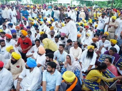 Manipur violence: AAP stages protest in Chandigarh | Manipur violence: AAP stages protest in Chandigarh Manipur violence: AAP stages protest in Chandigarh | Manipur violence: AAP stages protest in Chandigarh