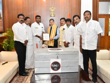 Annamalai meets TN Governor, alleges 5600 crore corruption by DMK | Annamalai meets TN Governor, alleges 5600 crore corruption by DMK Annamalai meets TN Governor, alleges 5600 crore corruption by DMK | Annamalai meets TN Governor, alleges 5600 crore corruption by DMK