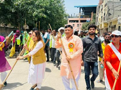 AAP led MCD launches cleanliness drive in Delhi | AAP led MCD launches cleanliness drive in Delhi AAP led MCD launches cleanliness drive in Delhi | AAP led MCD launches cleanliness drive in Delhi