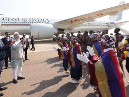 PM Modi reaches Johannesburg to attend BRICS summit | PM Modi reaches Johannesburg to attend BRICS summit PM Modi reaches Johannesburg to attend BRICS summit | PM Modi reaches Johannesburg to attend BRICS summit