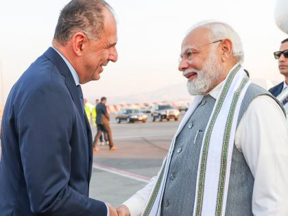 Modi becomes first Indian PM to visit Greece in 40 yrs | Modi becomes first Indian PM to visit Greece in 40 yrs