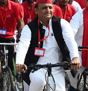 Allahabad HC stays proceedings against Akhilesh | Allahabad HC stays proceedings against Akhilesh Allahabad HC stays proceedings against Akhilesh | Allahabad HC stays proceedings against Akhilesh