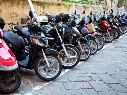 FADA asks 2-wheeler manufacturers to curb production as inventory piles up with dealers | FADA asks 2-wheeler manufacturers to curb production as inventory piles up with dealers FADA asks 2-wheeler manufacturers to curb production as inventory piles up with dealers | FADA asks 2-wheeler manufacturers to curb production as inventory piles up with dealers