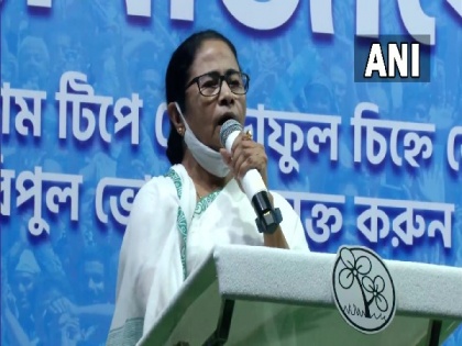 BJP indulges in hooliganism, their motive is to sell this nation: Mamata Banerjee | BJP indulges in hooliganism, their motive is to sell this nation: Mamata Banerjee