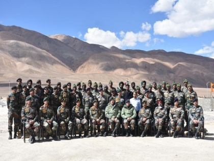 Army Chief visits forward areas in Eastern Ladakh | Army Chief visits forward areas in Eastern Ladakh