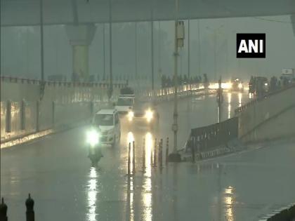 Delhi, NCR wakes up to rain on Sunday, air quality expected to improve marginally | Delhi, NCR wakes up to rain on Sunday, air quality expected to improve marginally