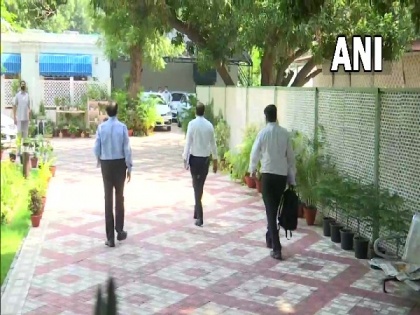 Delhi coal crisis: Officials of Power Ministry, BSES, Tata Power reach residence of Union Minister RK Singh for meeting | Delhi coal crisis: Officials of Power Ministry, BSES, Tata Power reach residence of Union Minister RK Singh for meeting
