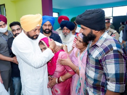 Punjab CM Channi meets family of soldier killed in J-K's Poonch | Punjab CM Channi meets family of soldier killed in J-K's Poonch