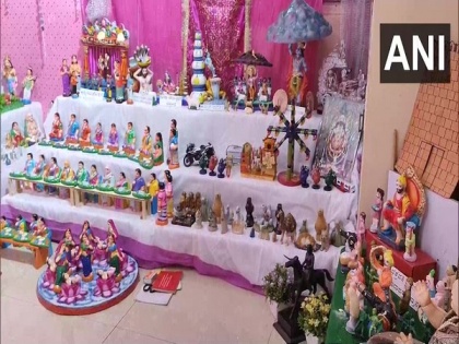 Family in Karnataka's Hubli organising toy exhibition on Dasara for past 30 years | Family in Karnataka's Hubli organising toy exhibition on Dasara for past 30 years