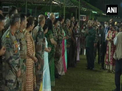 President Kovind interacts with Army jawans, their families in J-K | President Kovind interacts with Army jawans, their families in J-K