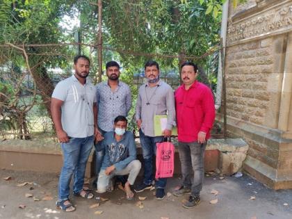 Mumbai police arrest drug peddler from Kurla | Mumbai police arrest drug peddler from Kurla Mumbai police arrest drug peddler from Kurla | Mumbai police arrest drug peddler from Kurla