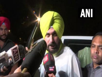 Sidhu meets Rahul Gandhi, says "everything has been sorted out" | Sidhu meets Rahul Gandhi, says "everything has been sorted out" Sidhu meets Rahul Gandhi, says "everything has been sorted out" | Sidhu meets Rahul Gandhi, says "everything has been sorted out"