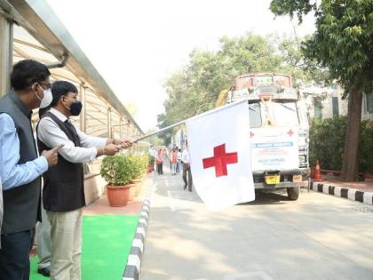Mansukh Mandaviya flags off Red Cross trucks for donation of blankets, medicines, other relief materials | Mansukh Mandaviya flags off Red Cross trucks for donation of blankets, medicines, other relief materials