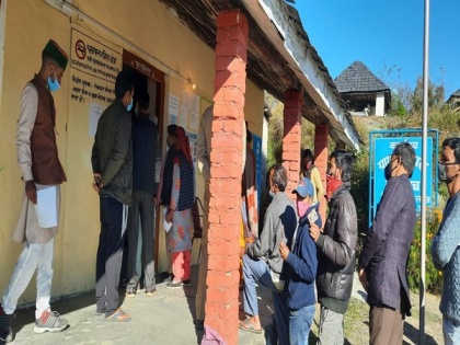 Himachal Pradesh: Mandi Lok Sabha bypoll witnesses low voter turnout of 54 pc | Himachal Pradesh: Mandi Lok Sabha bypoll witnesses low voter turnout of 54 pc