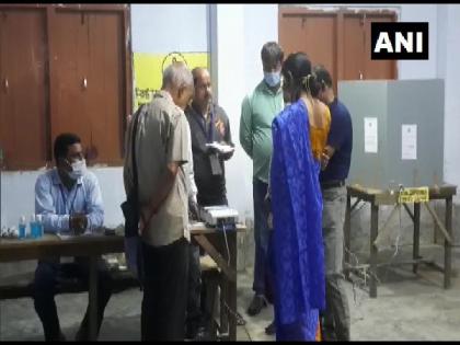 West Bengal by-polls: 12.59 pc voter turnout recorded till 9 am | West Bengal by-polls: 12.59 pc voter turnout recorded till 9 am