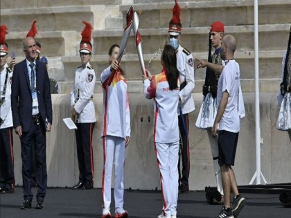 Winter Olympics flame on its way from Rome to Beijing | Winter Olympics flame on its way from Rome to Beijing