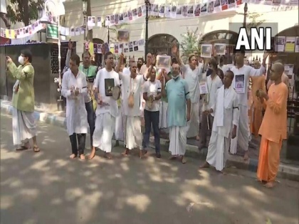 ISKCON devotees protest in several parts of India against violence on Hindus in Bangladesh | ISKCON devotees protest in several parts of India against violence on Hindus in Bangladesh