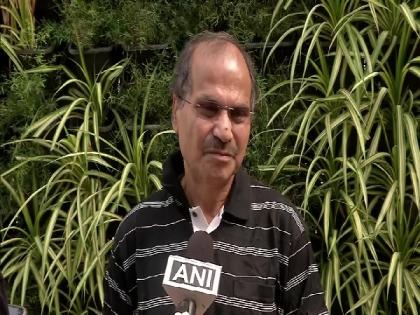 Adhir Ranjan Chowdhury calls Mamata Banerjee "PM Modi's middleman", says she is helping BJP by opposing Congress | Adhir Ranjan Chowdhury calls Mamata Banerjee "PM Modi's middleman", says she is helping BJP by opposing Congress Adhir Ranjan Chowdhury calls Mamata Banerjee "PM Modi's middleman", says she is helping BJP by opposing Congress | Adhir Ranjan Chowdhury calls Mamata Banerjee "PM Modi's middleman", says she is helping BJP by opposing Congress