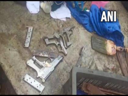 Illegal arms factory busted in West Bengal's Asansol, 2 arrested | Illegal arms factory busted in West Bengal's Asansol, 2 arrested Illegal arms factory busted in West Bengal's Asansol, 2 arrested | Illegal arms factory busted in West Bengal's Asansol, 2 arrested