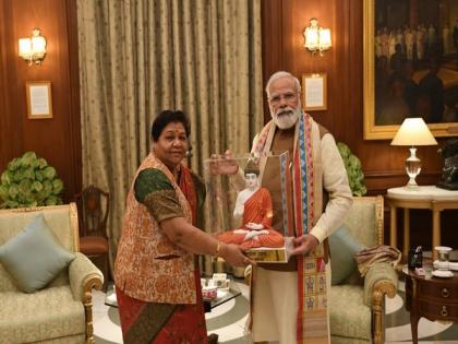 Governors of Punjab, Rajasthan, Karnataka, Bihar, Chhattisgarh call on PM Modi | Governors of Punjab, Rajasthan, Karnataka, Bihar, Chhattisgarh call on PM Modi Governors of Punjab, Rajasthan, Karnataka, Bihar, Chhattisgarh call on PM Modi | Governors of Punjab, Rajasthan, Karnataka, Bihar, Chhattisgarh call on PM Modi