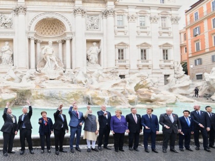 PM Modi, other G20 world leaders toss coins into Rome's iconic Trevi Fountain | PM Modi, other G20 world leaders toss coins into Rome's iconic Trevi Fountain